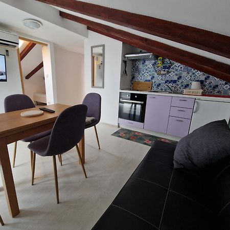 Apartments With A Parking Space Lopar, Rab - 16680 Exterior foto