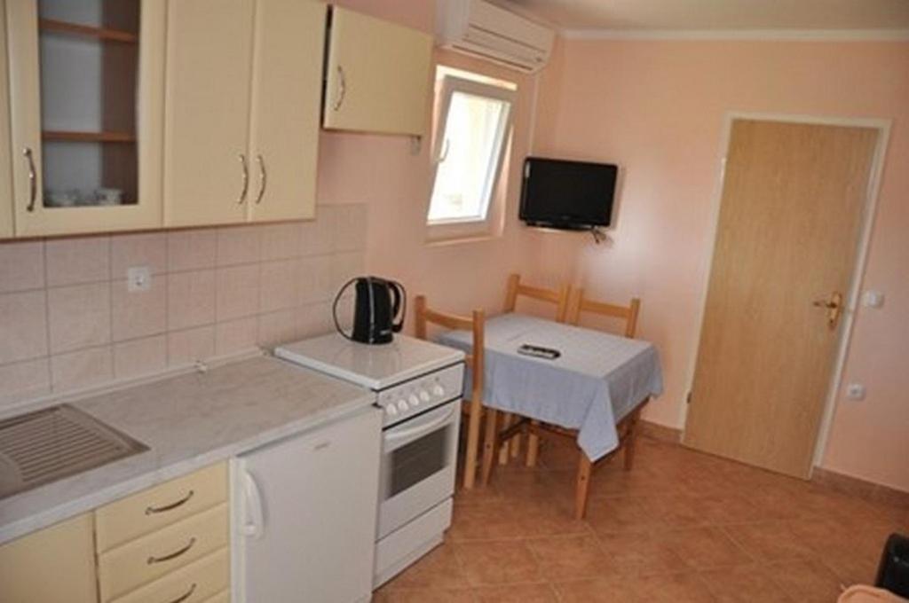 Apartments With A Parking Space Lopar, Rab - 16680 Exterior foto
