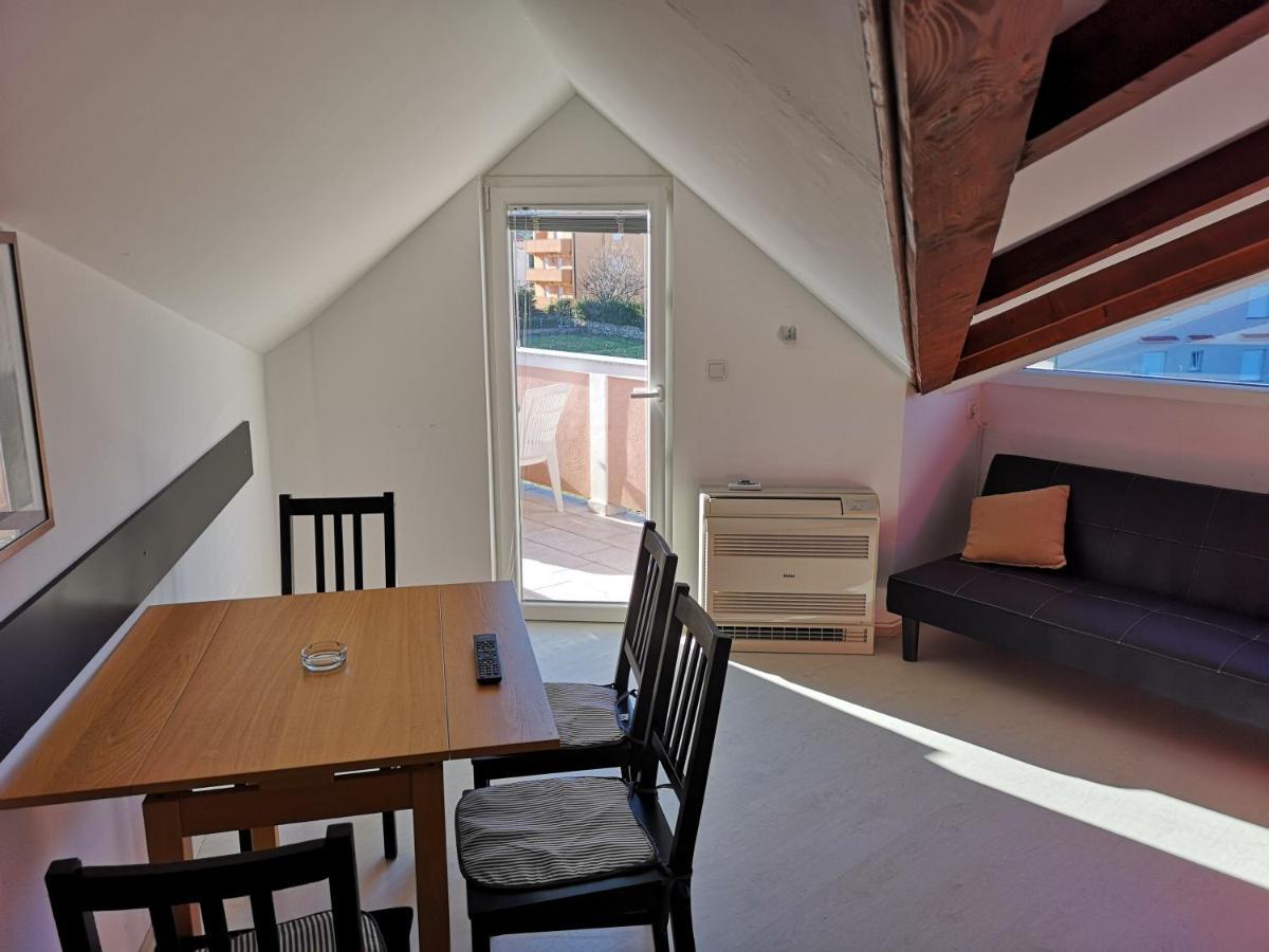 Apartments With A Parking Space Lopar, Rab - 16680 Exterior foto